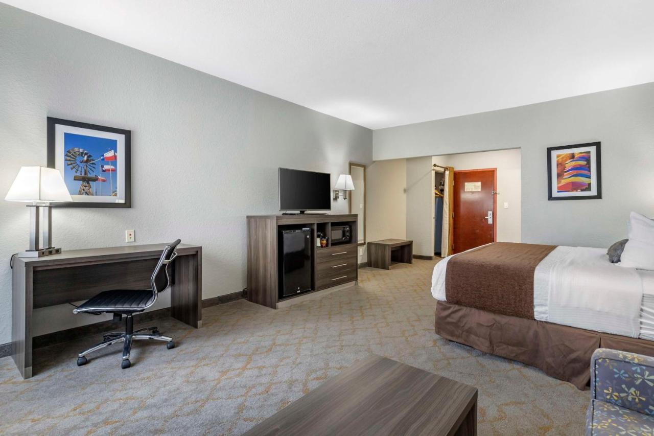King Suite with Sofabed - Non-Smoking at Best Western Plus Victoria Inn & Suites