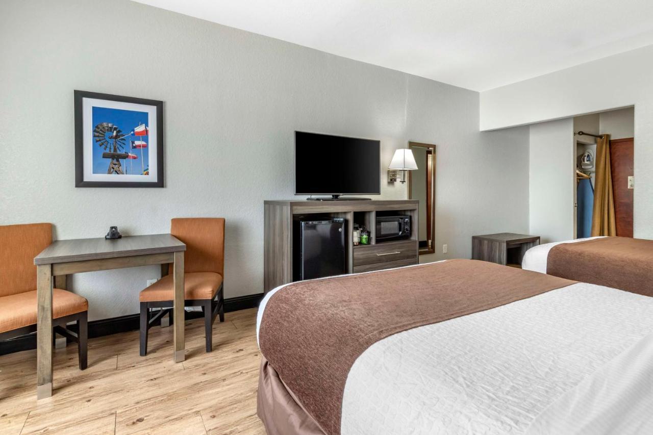Queen Room with Two Queen Beds - Non-Smoking at Best Western Plus Victoria Inn & Suites