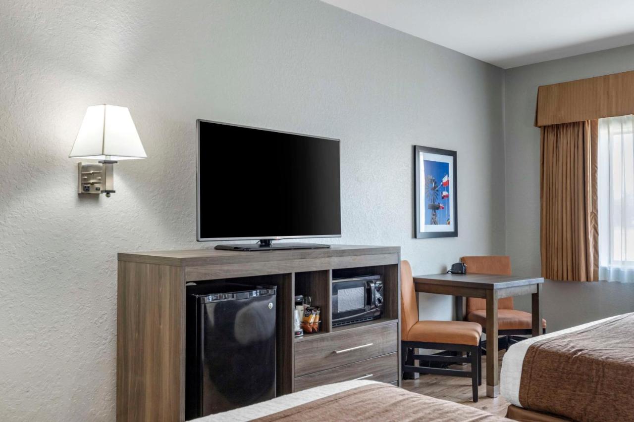 Queen Room with Two Queen Beds - Non-Smoking/Disability Access at Best Western Plus Victoria Inn & Suites