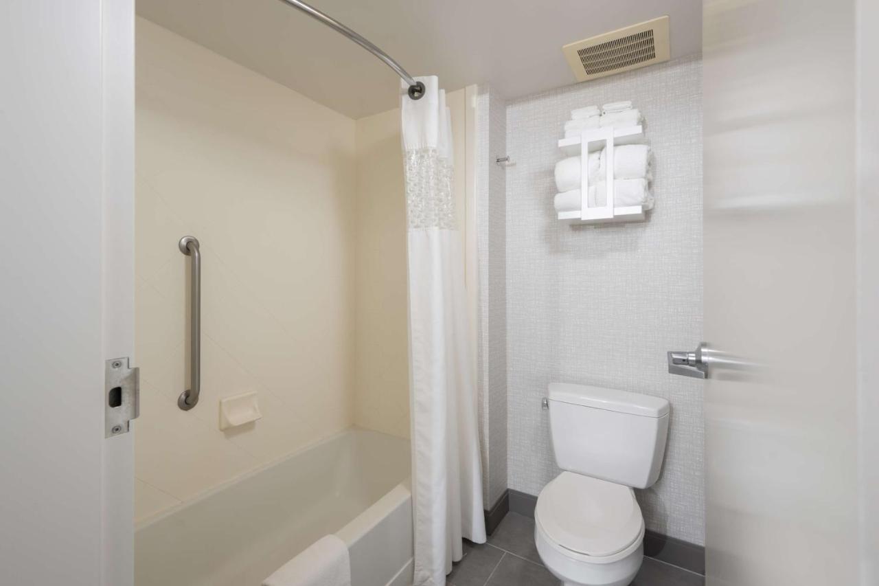 King Studio - Hearing Accessible at Hampton Inn & Suites Cape Cod-West Yarmouth