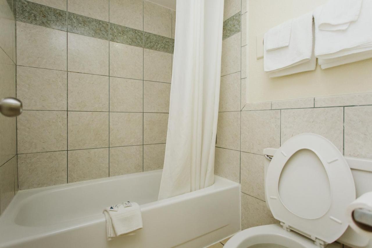 | Palace Inn North