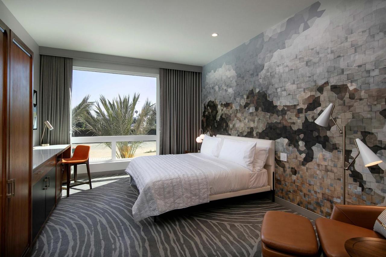 Classic King Room - Hearing Accessible at Le Méridien Pasadena Arcadia