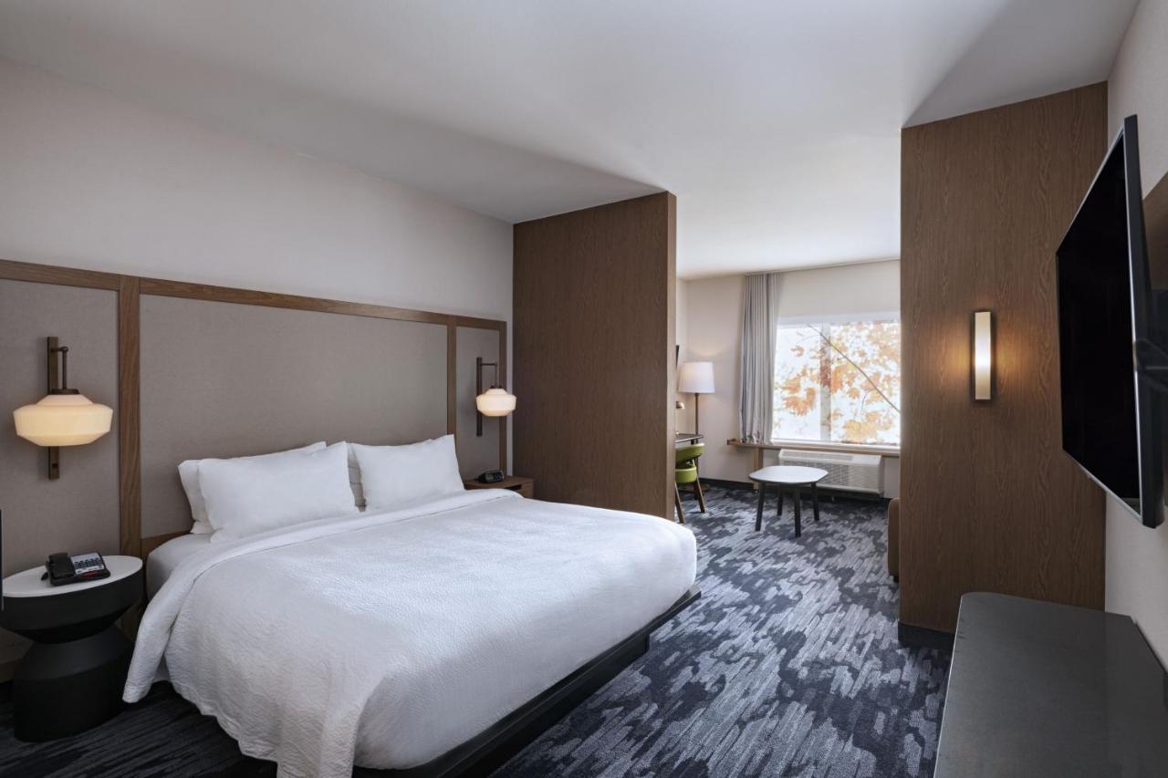 | Fairfield by Marriott Inn & Suites Waller