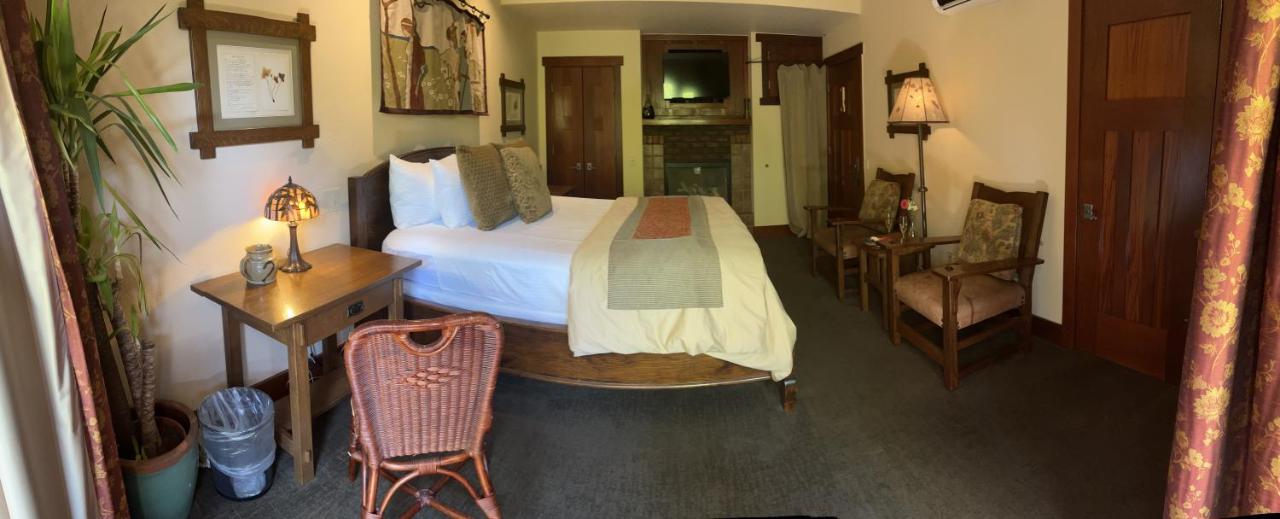  | Blackbird Inn