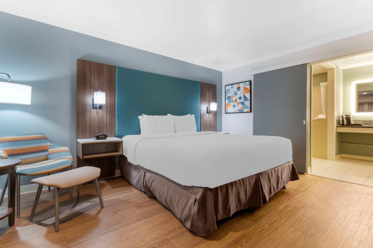 King Room - Disability Access at Best Western Plus Riviera