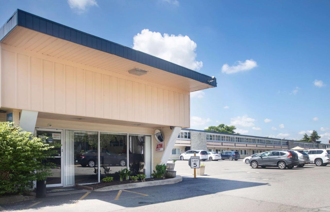  | Days Inn by Wyndham Hicksville Long Island