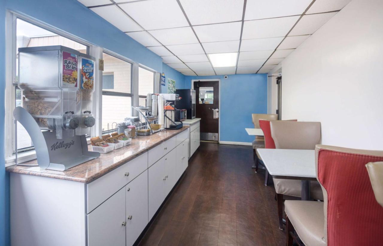 | Days Inn by Wyndham Hicksville Long Island