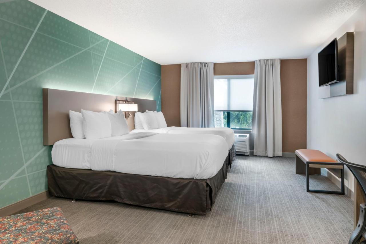 | Comfort Inn & Suites Lake George
