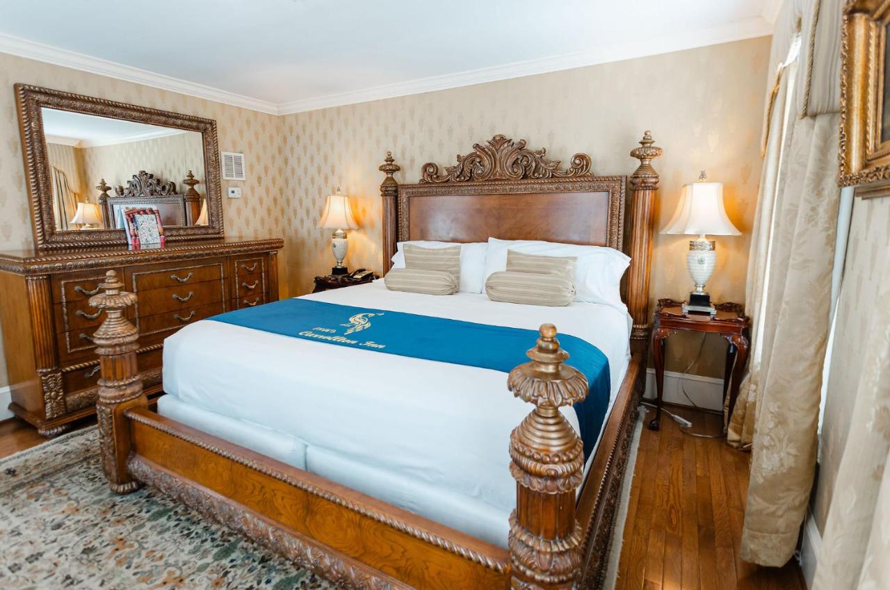 | 1840s Carrollton Inn
