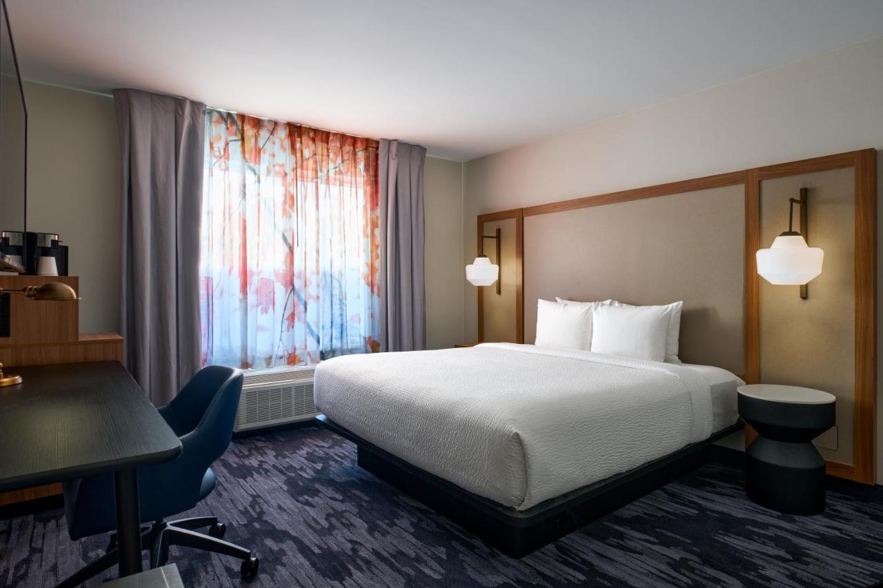 | Fairfield Inn and Suites by Marriott Winchester