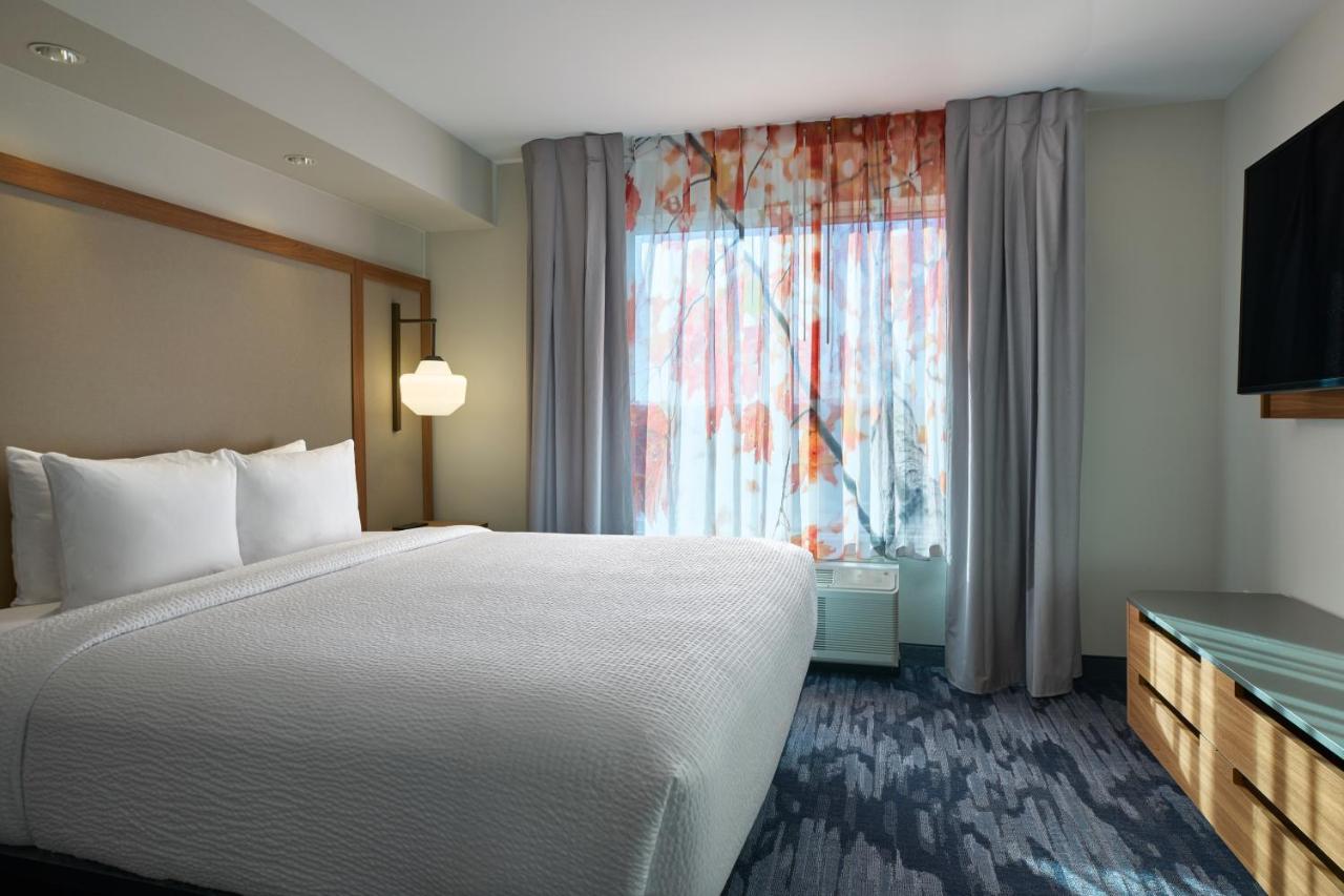 | Fairfield Inn and Suites by Marriott Winchester