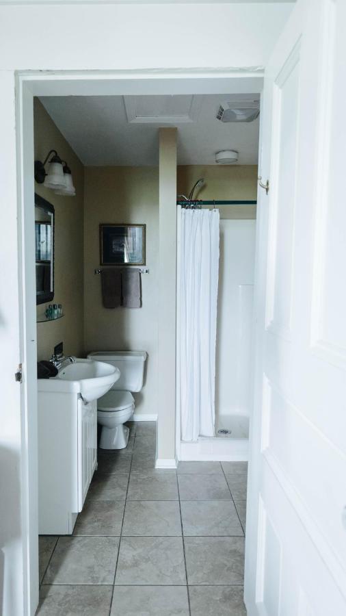 | Maple Hill Manor Bed & Breakfast