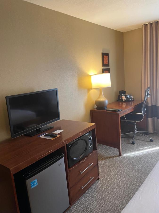 King Room - Non-Smoking at Comfort Inn Ellensburg