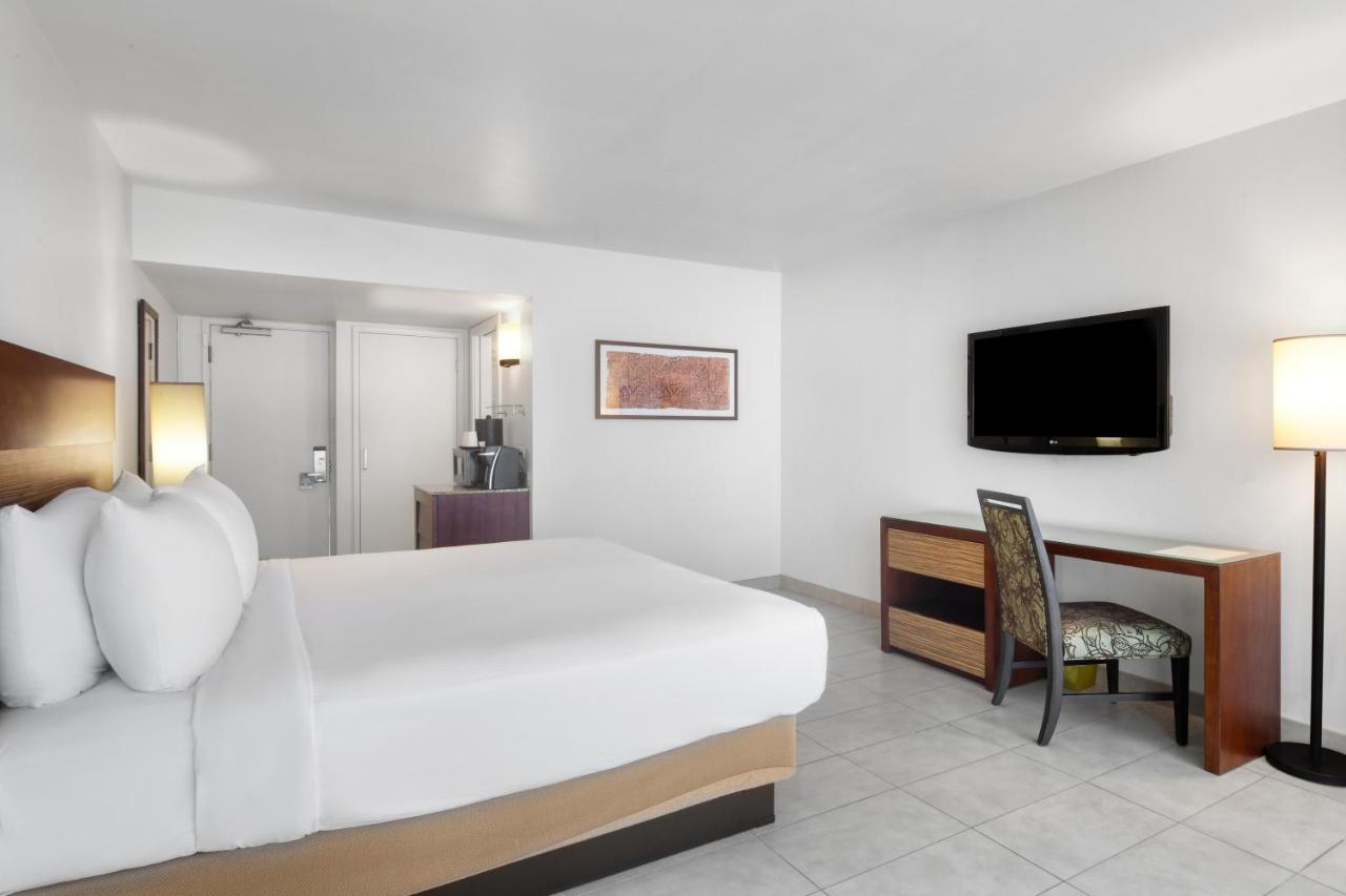 Room #7671923 at Park Shore Waikiki