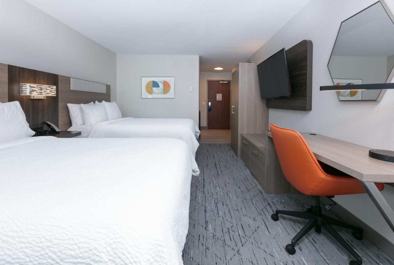 Queen Room with Two Queen Beds - Hearing Accessible at Holiday Inn Express Hotel & Suites Minneapolis SW - Shakopee by IHG