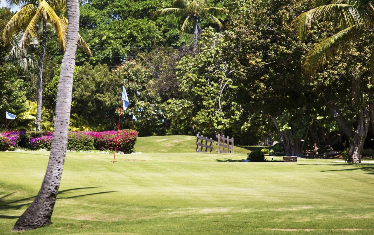 Golf Course Double Queen Guestroom at Cheeca Lodge & Spa