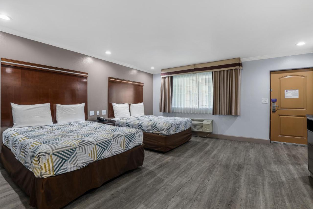 Deluxe Quadruple Room - Non-Smoking at Motel 6 Carlsbad, CA - North Near Legoland