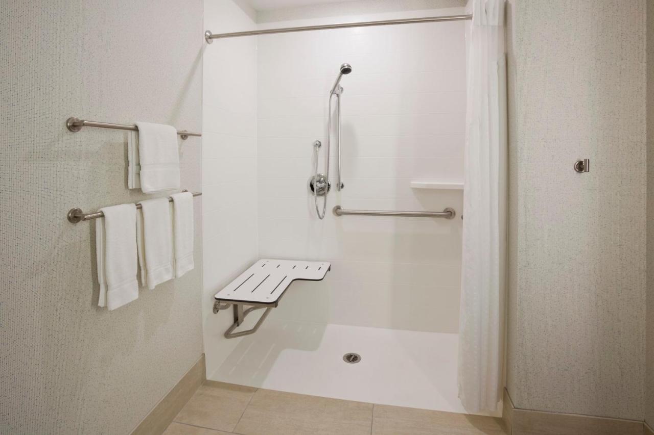  | Holiday Inn Express Hotel & Suites Minneapolis-Golden Valley, an IHG Hotel