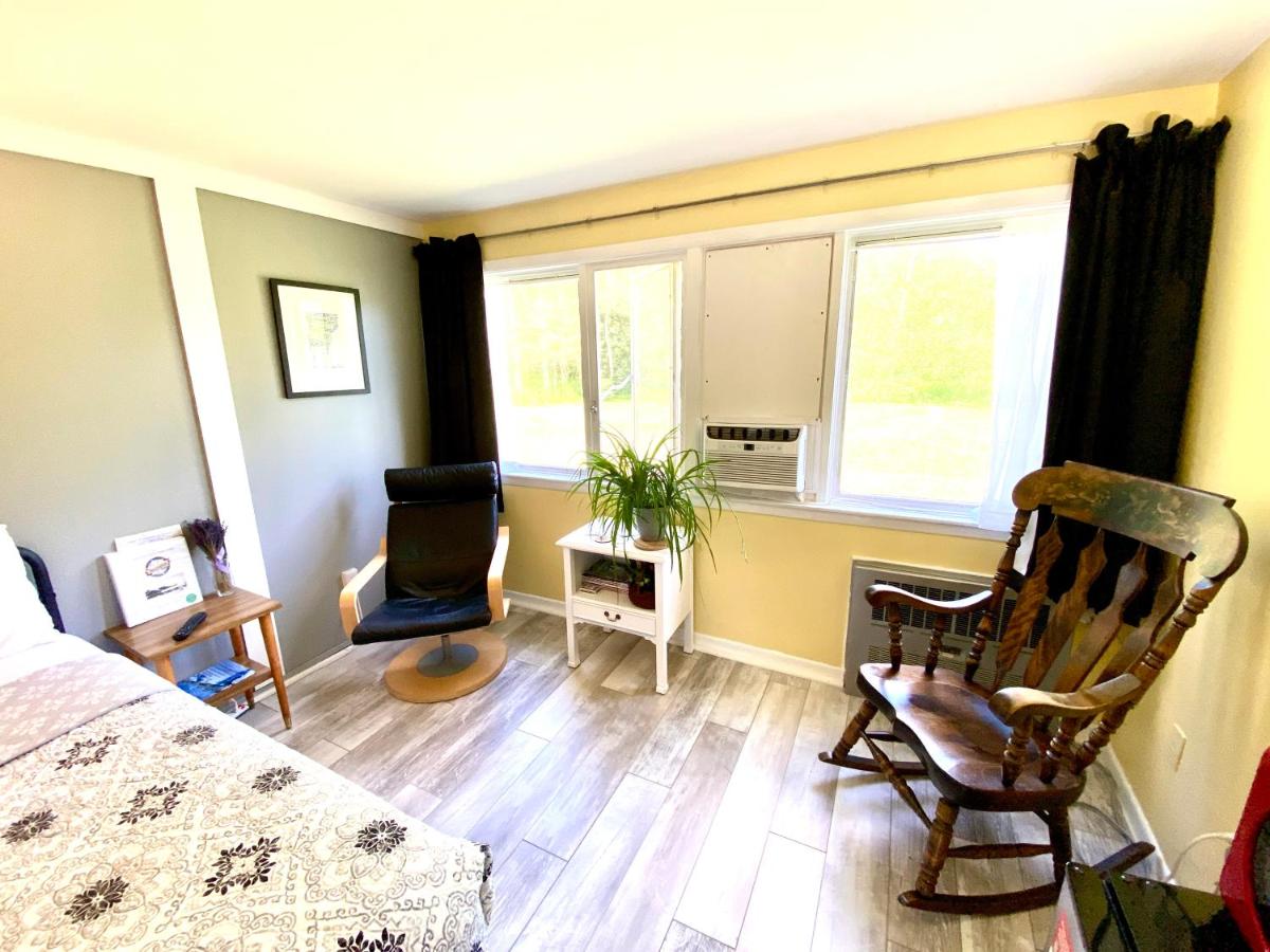 | Snowdon Chalet Motel