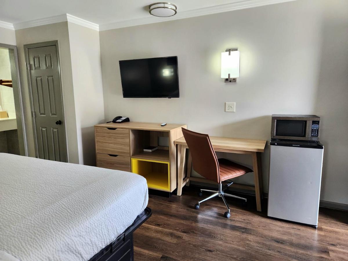 Double Room with Two Double Beds - Non-Smoking at Days Inn by Wyndham Slidell