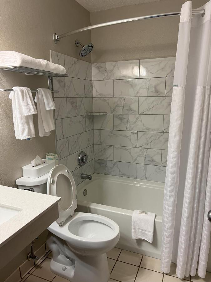 King Room - Second Floor/Non-Smoking at Days Inn by Wyndham Orange Park/Jacksonville