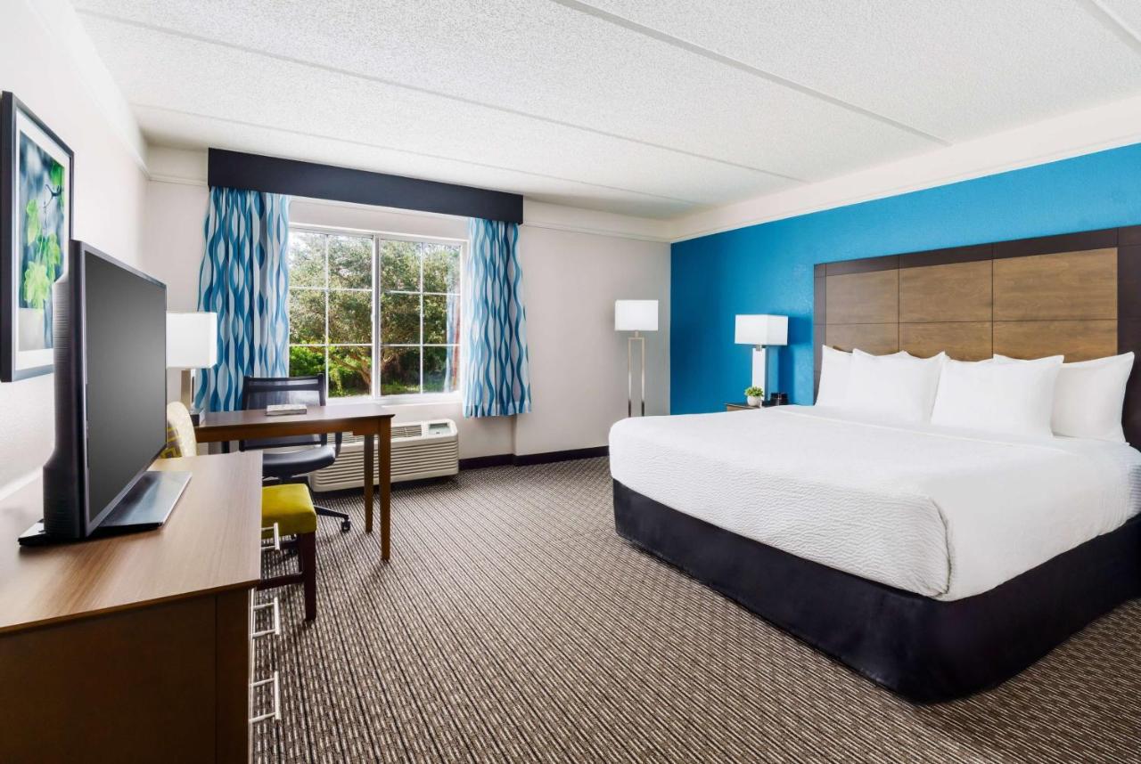 Room #44057707 at La Quinta Inn & Suites by Wyndham Tampa Brandon Regency Park