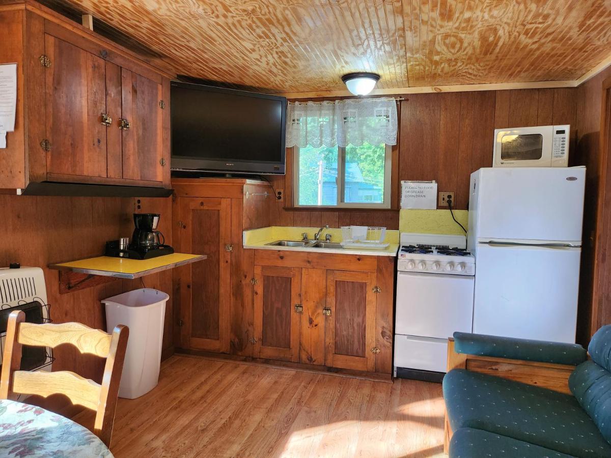  | Moreno's Cottages