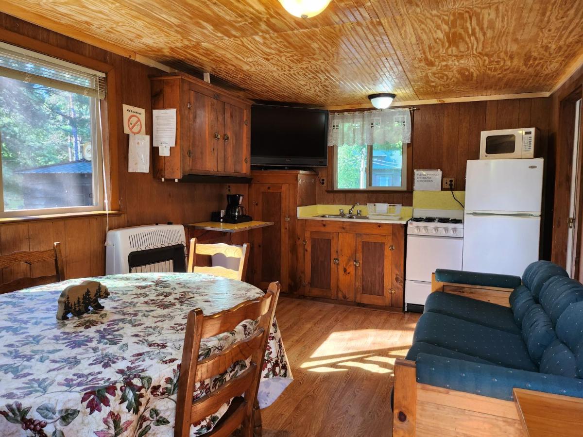  | Moreno's Cottages