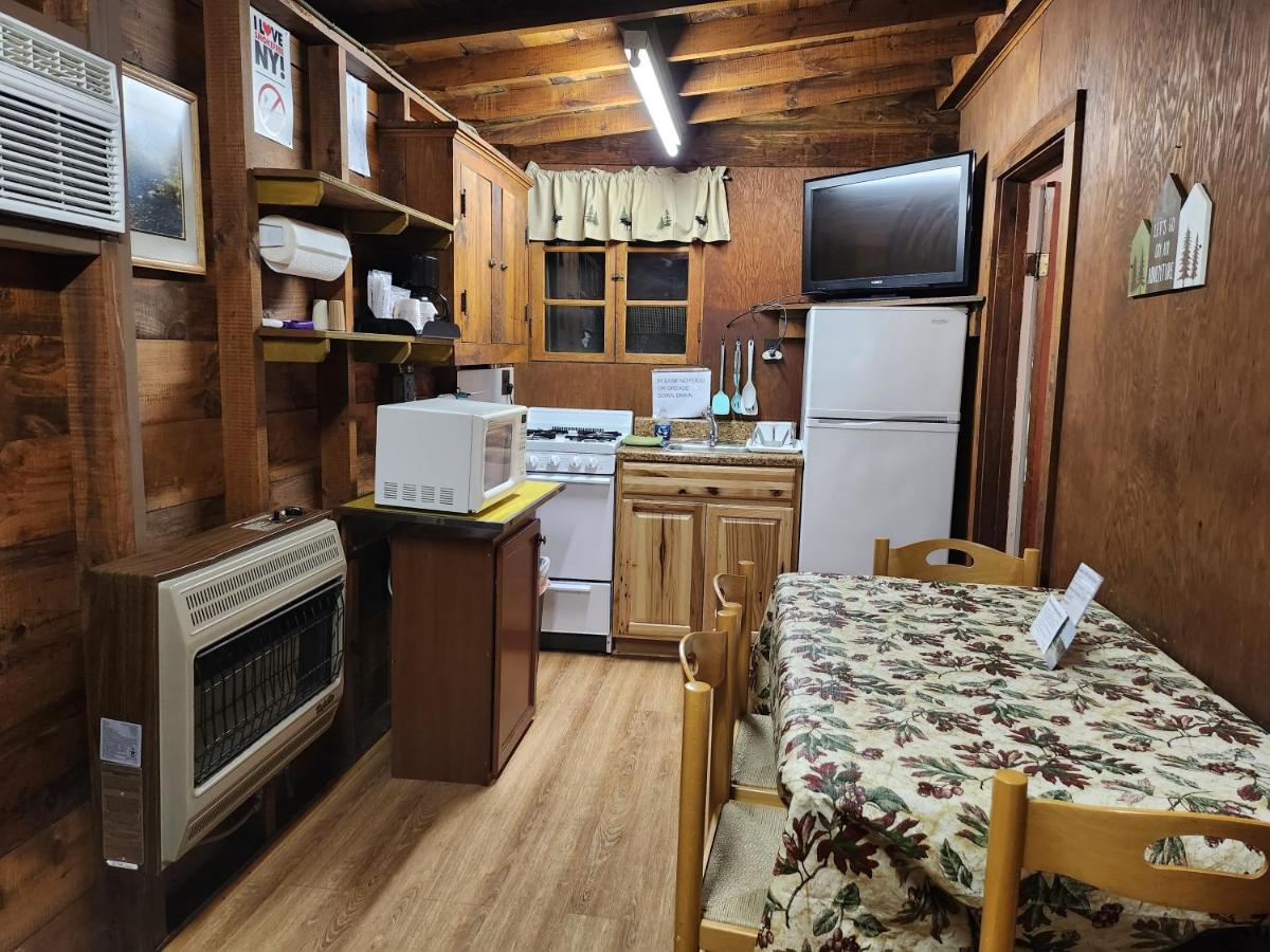  | Moreno's Cottages