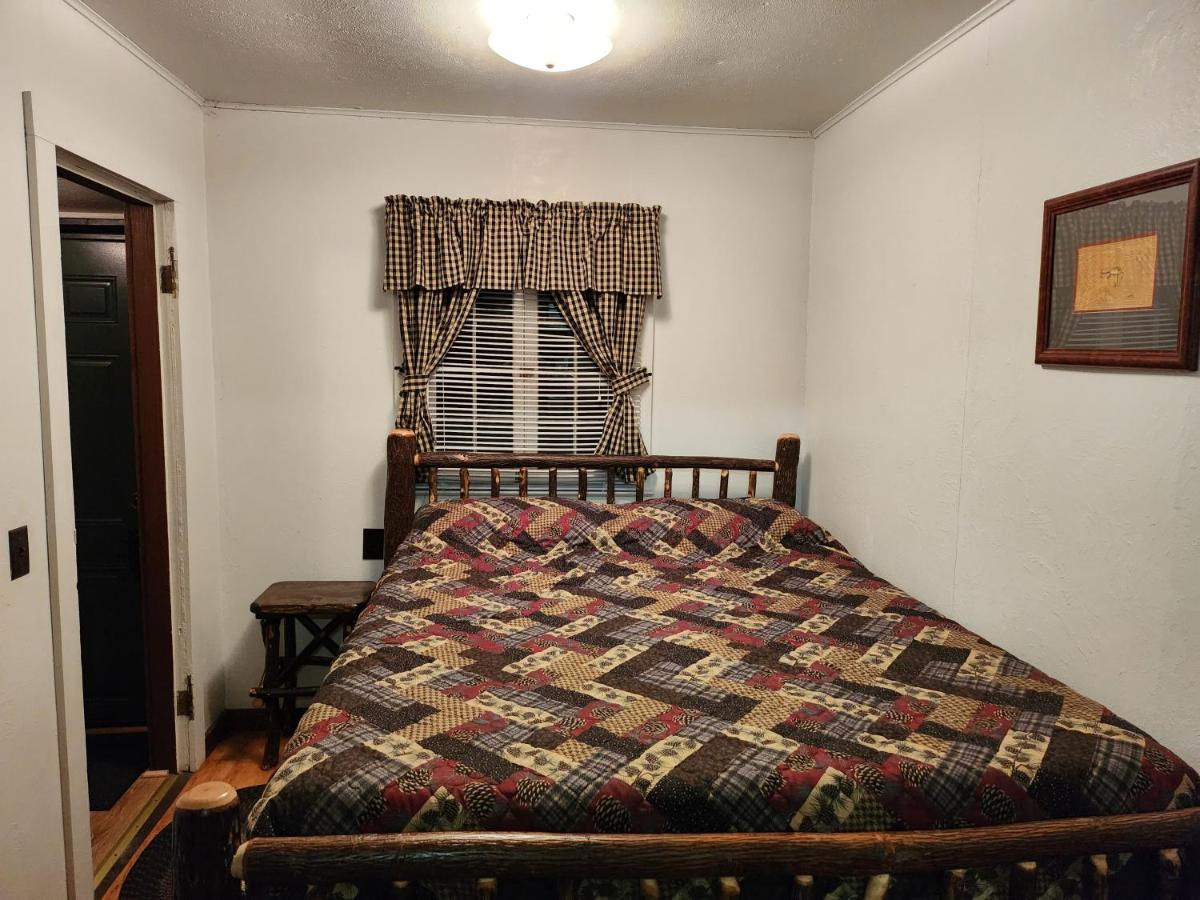  | Moreno's Cottages