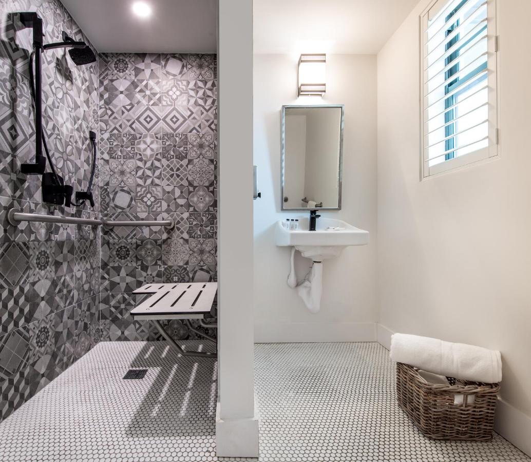Queen Room - Disability Access at Casa Sofi