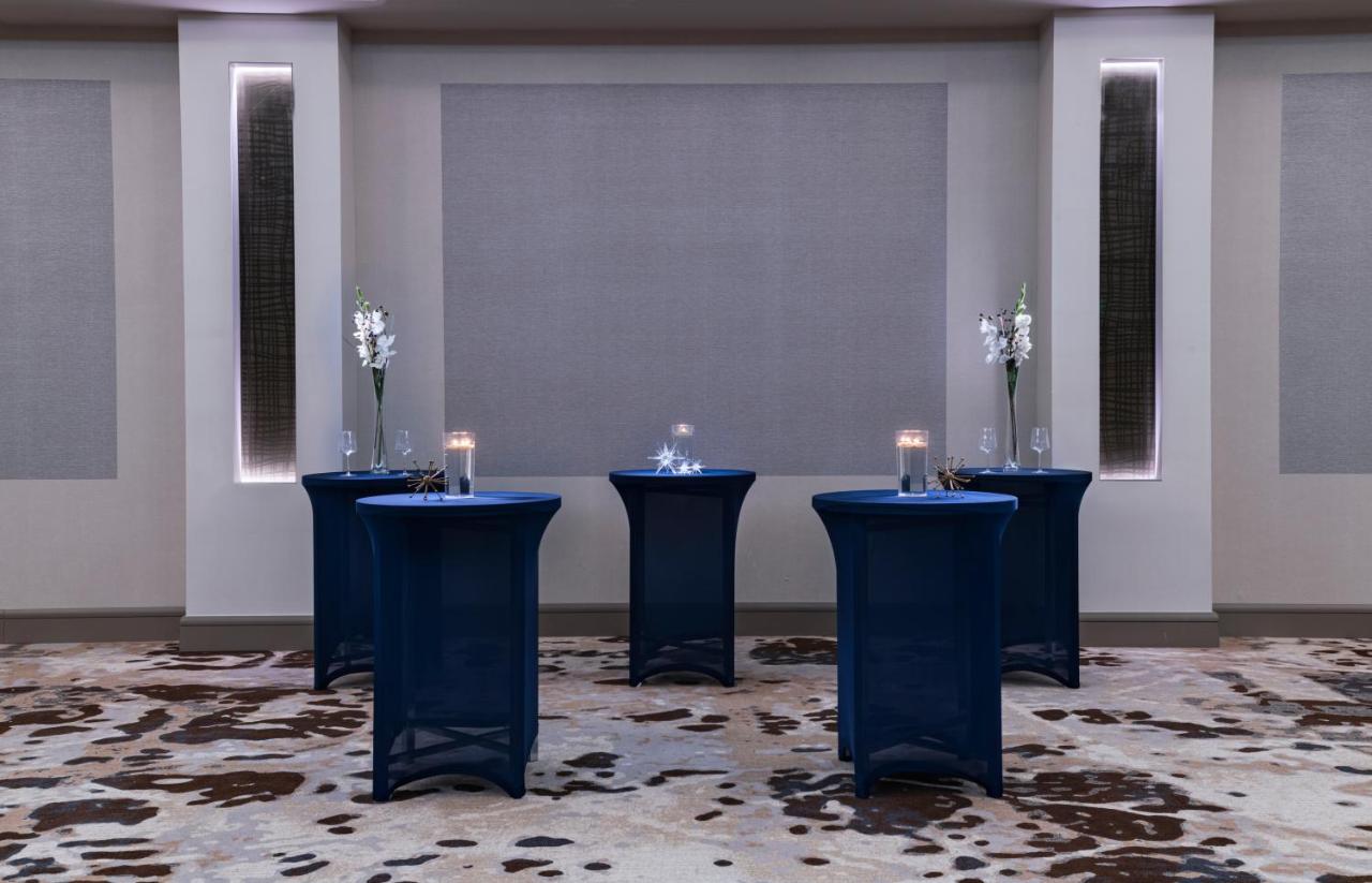 | AC Hotel by Marriott Houston Downtown