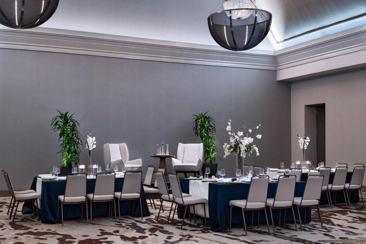 | AC Hotel by Marriott Houston Downtown