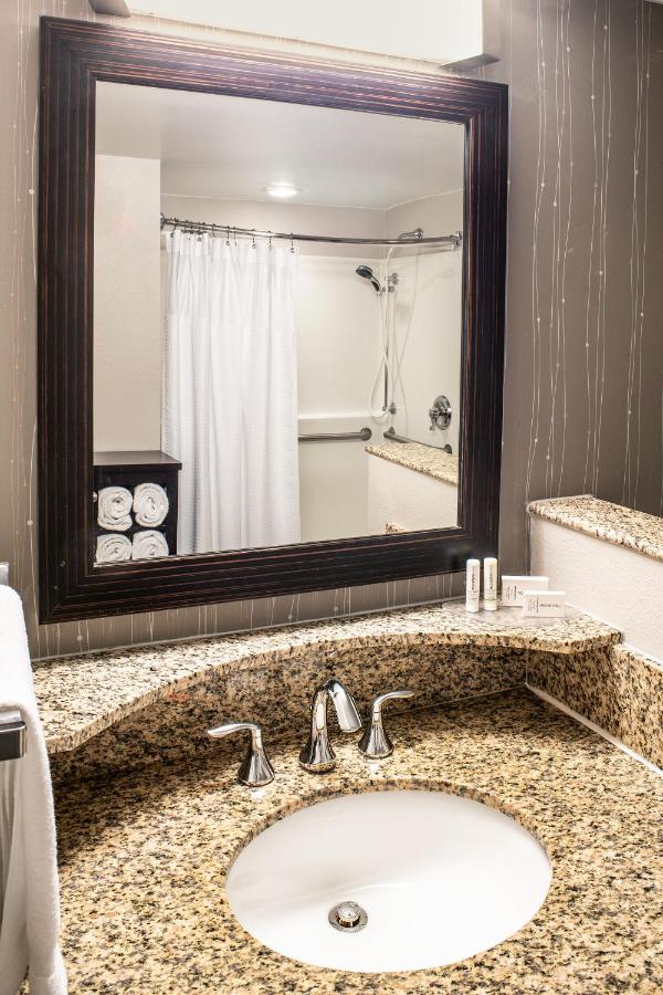 King Room with Sofa Bed at Courtyard Jacksonville Orange Park