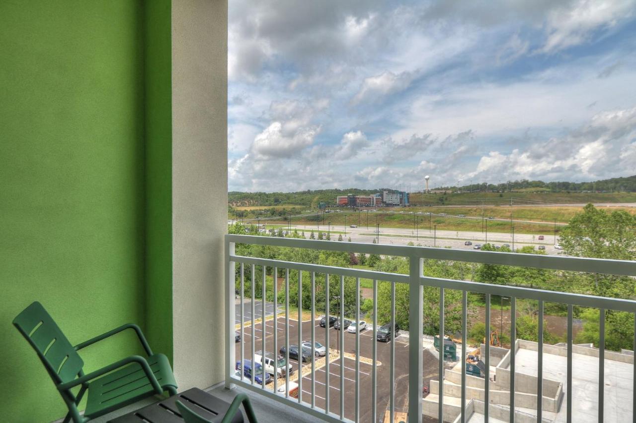 One-Bedroom Suite with Two Queen Beds and Sofa Bed - River View at Holiday Inn & Suites Pigeon Forge Convention Center by IHG