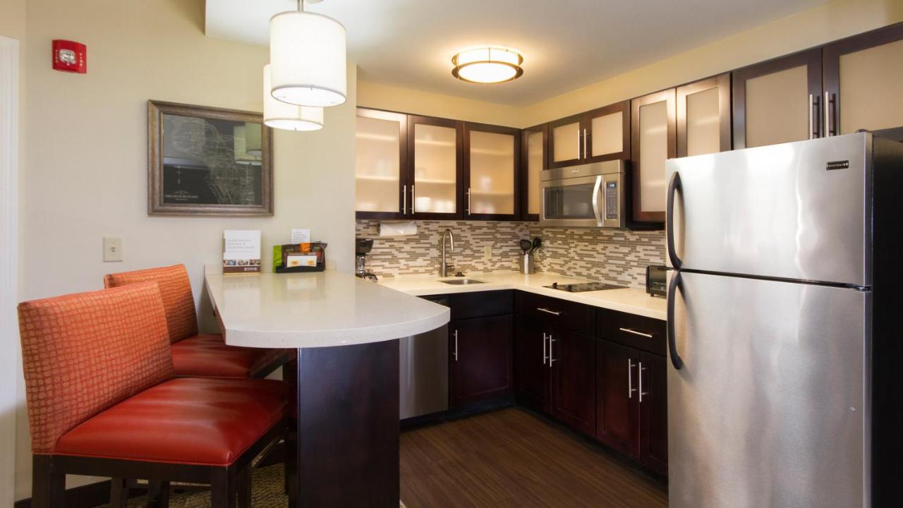 | Staybridge Suites Buffalo-Amherst, an IHG Hotel