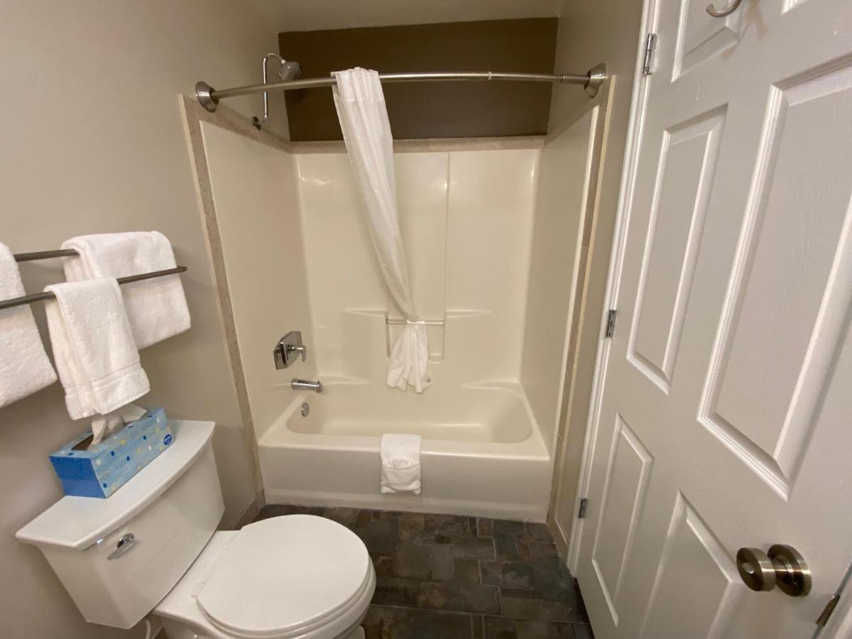  | SkyRidge Inn