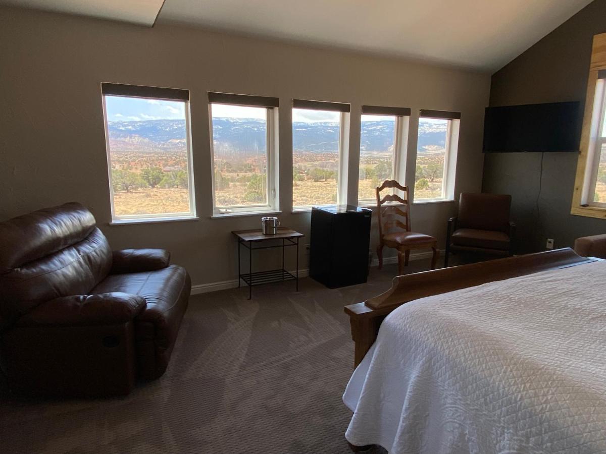  | SkyRidge Inn