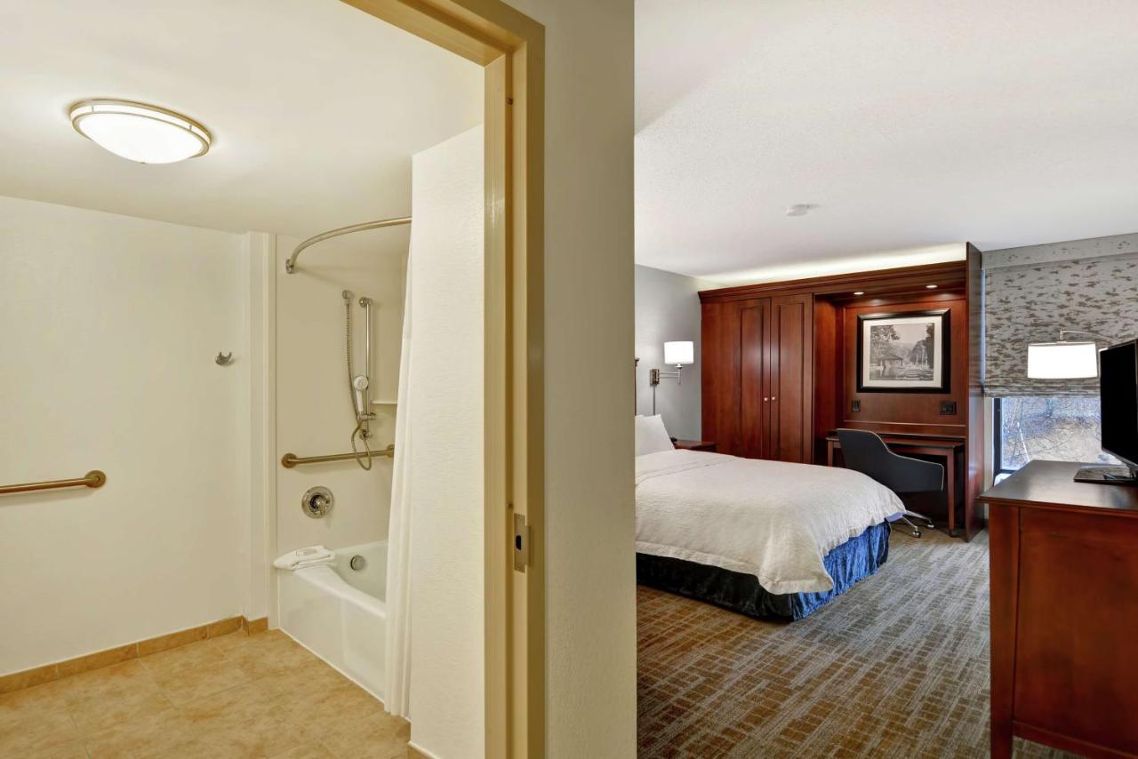 Double Room Accessible with Tub Non-Smoking at Hampton Inn Beckley