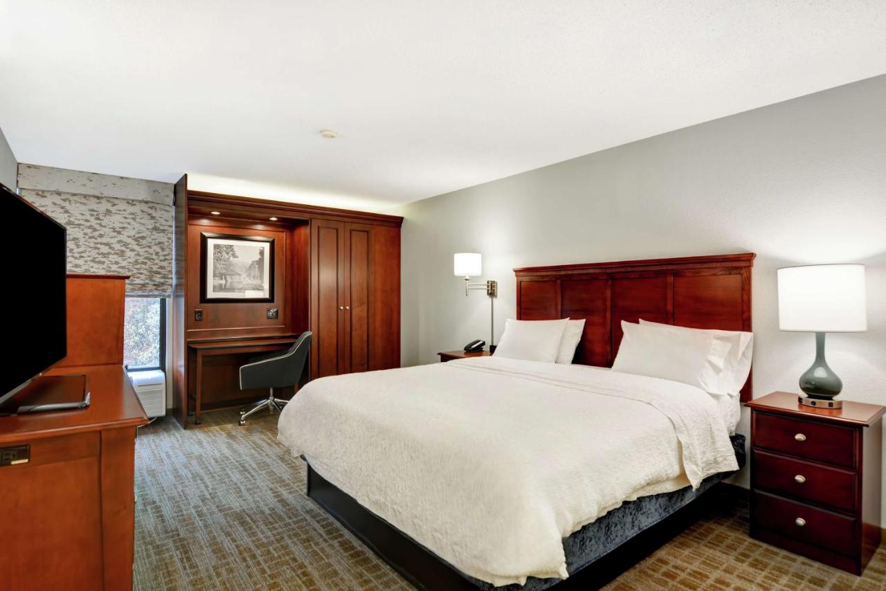 King Room - Non-Smoking at Hampton Inn Beckley