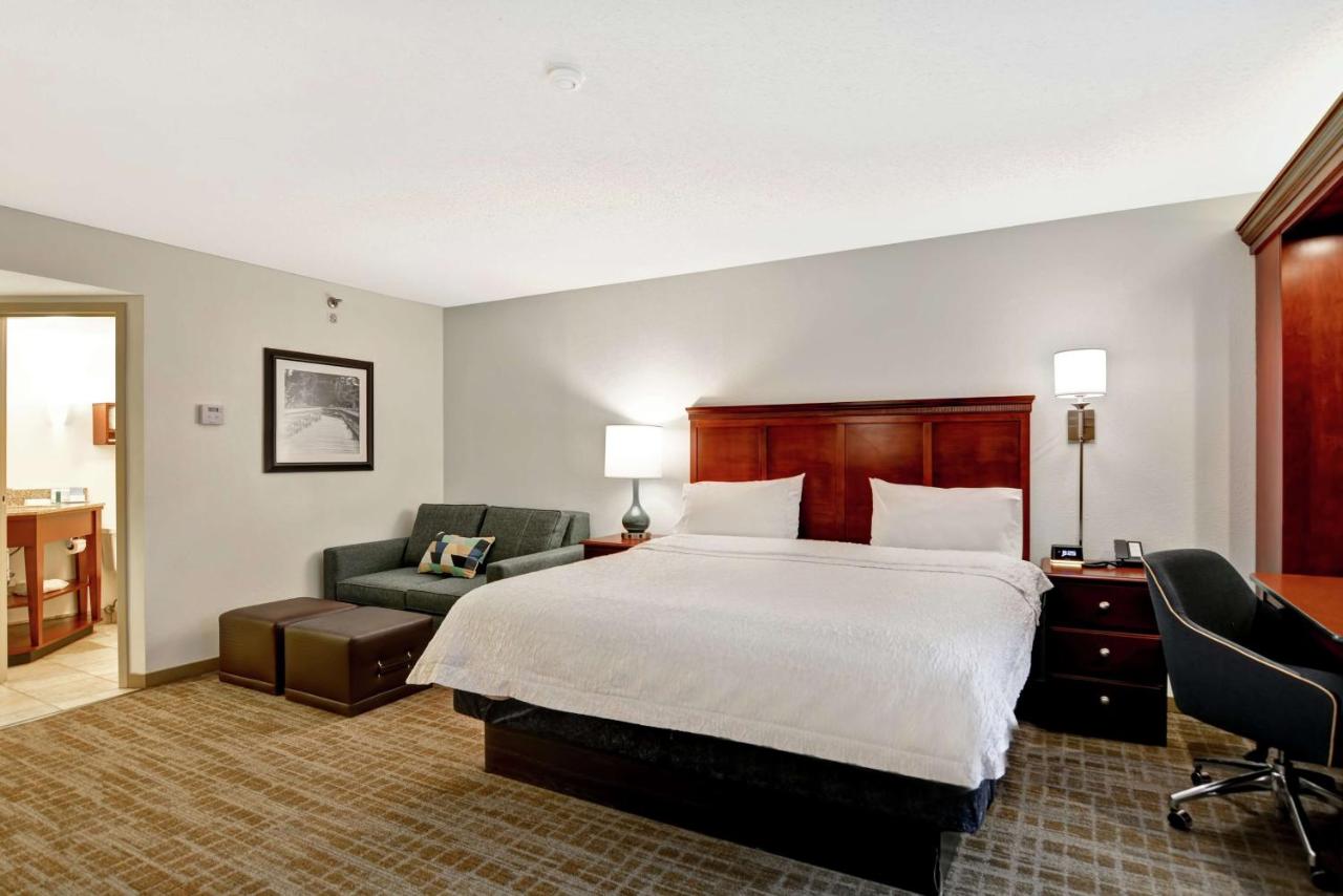 Deluxe King Room - Non-Smoking at Hampton Inn Beckley
