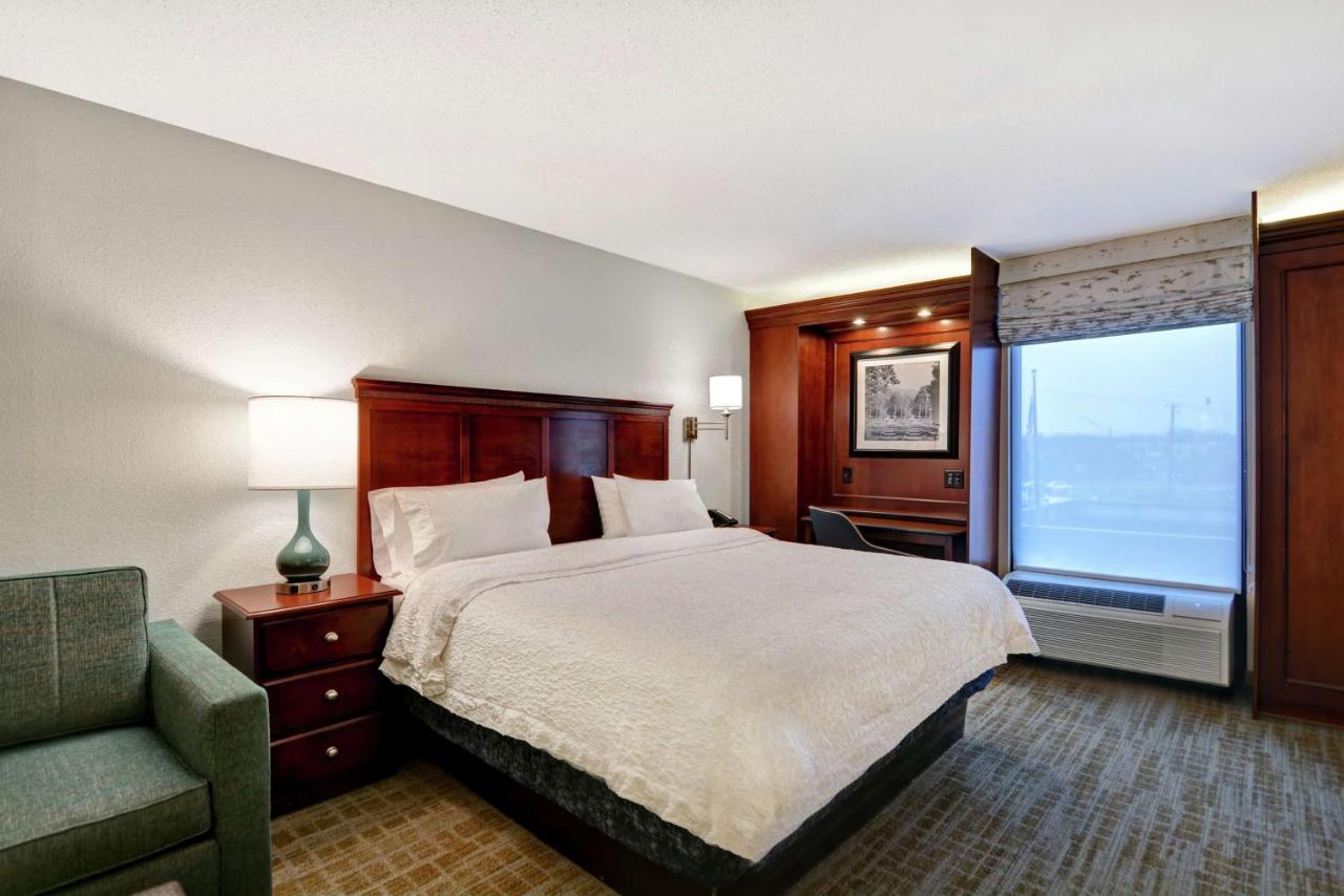 Deluxe King Room - Non-Smoking at Hampton Inn Beckley