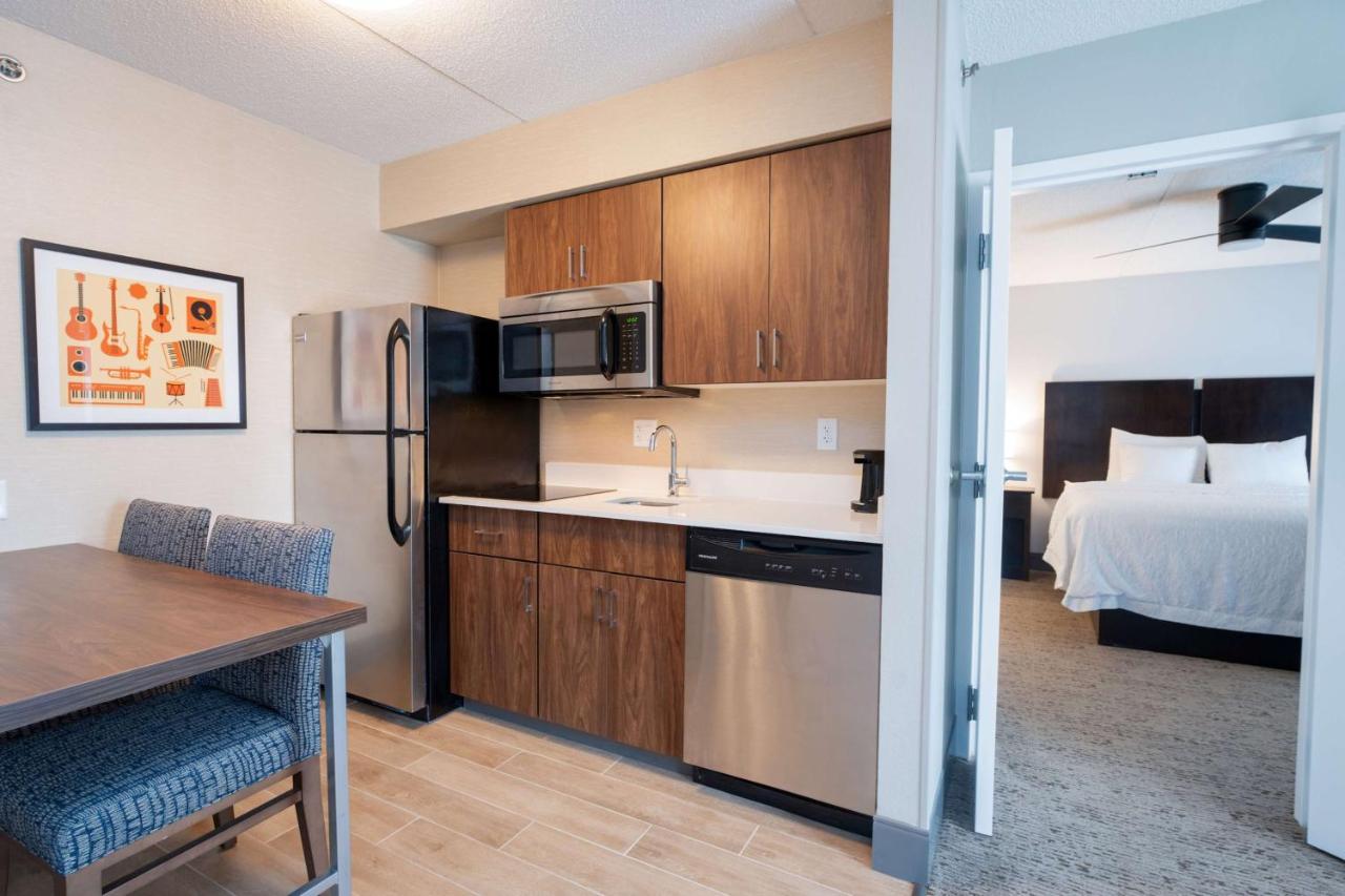 King Suite with Kitchenette - Non-Smoking at Hampton Inn & Suites Memphis East
