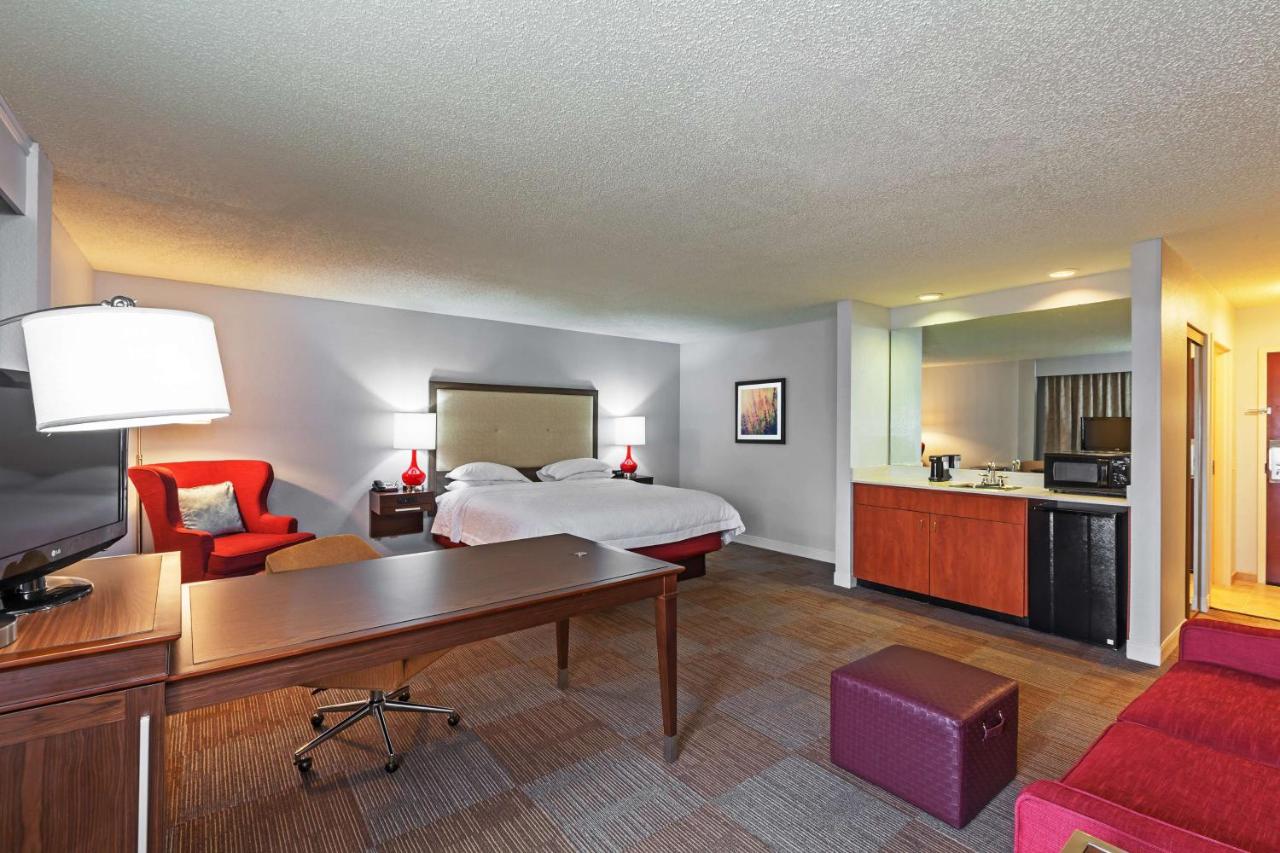 King Room with Sofa Bed at Hampton Inn Oklahoma City-Northwest