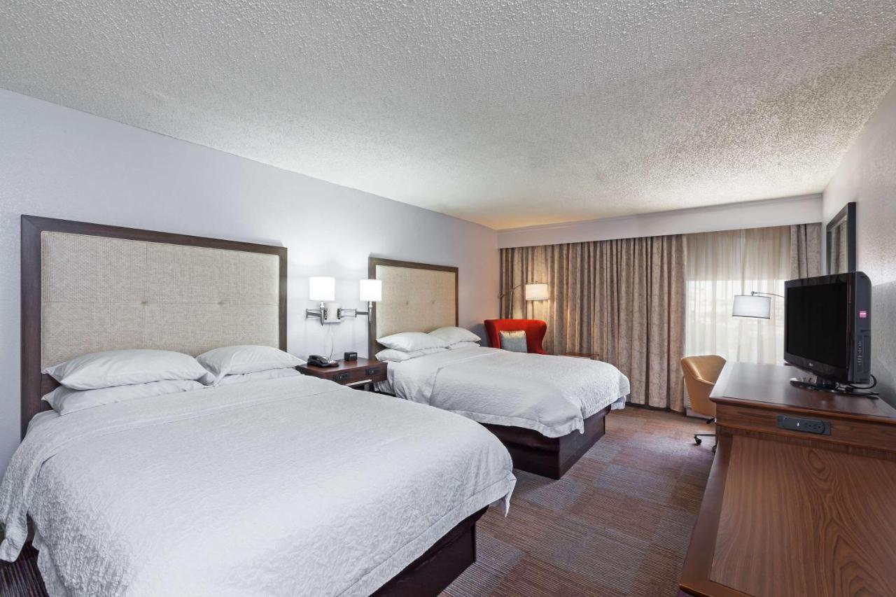 Queen Room - Non-Smoking at Hampton Inn Oklahoma City-Northwest