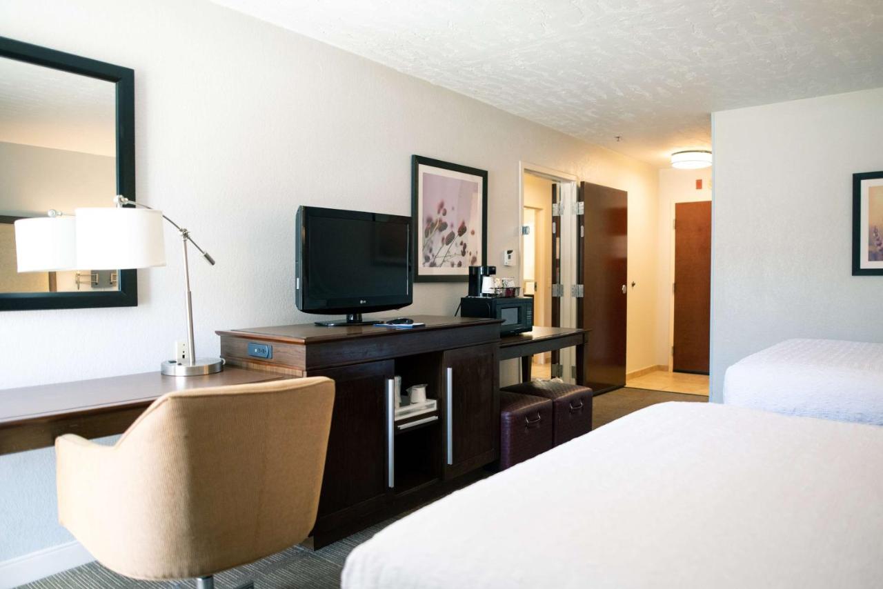 Queen Room - Non-Smoking at Hampton Inn Oklahoma City-Northwest