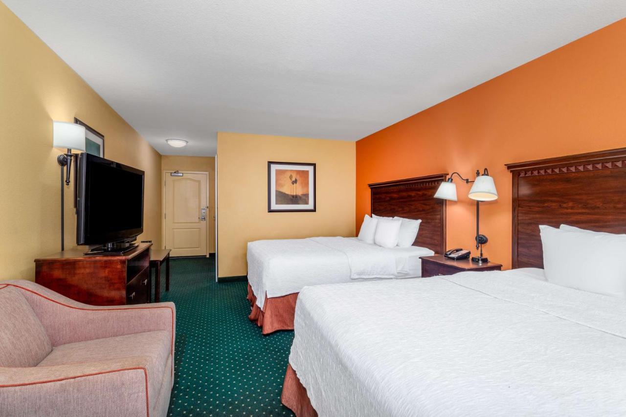 Queen Room with Two Queen Beds Hearing Accessible - Non-Smoking at Hampton Inn & Suites Sacramento-Elk Grove Laguna I-5