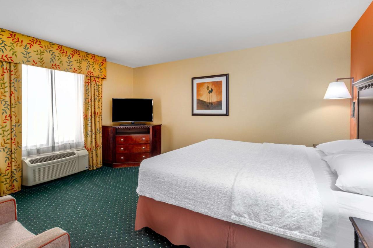 King Room - Non-Smoking at Hampton Inn & Suites Sacramento-Elk Grove Laguna I-5