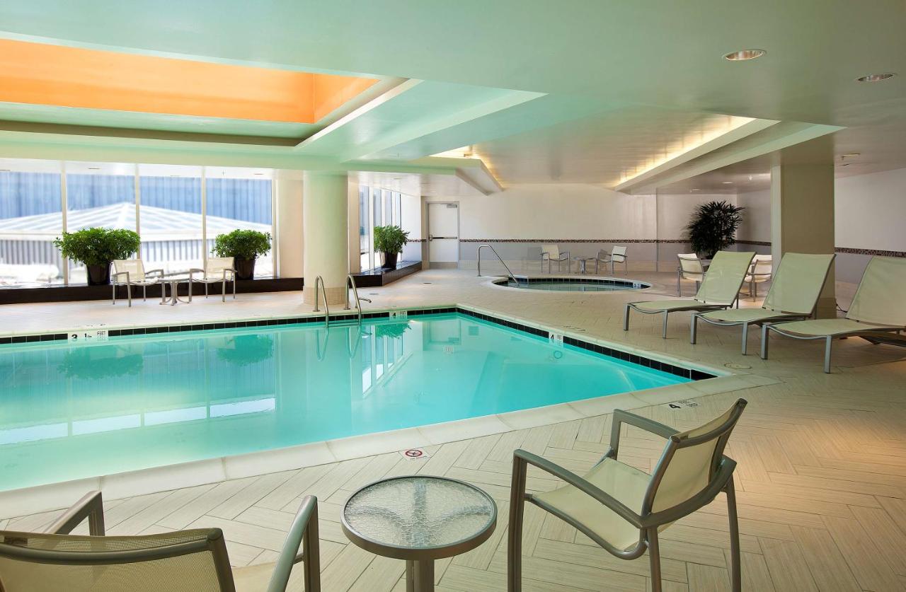 | Embassy Suites Washington D.C. - at the Chevy Chase Pavilion