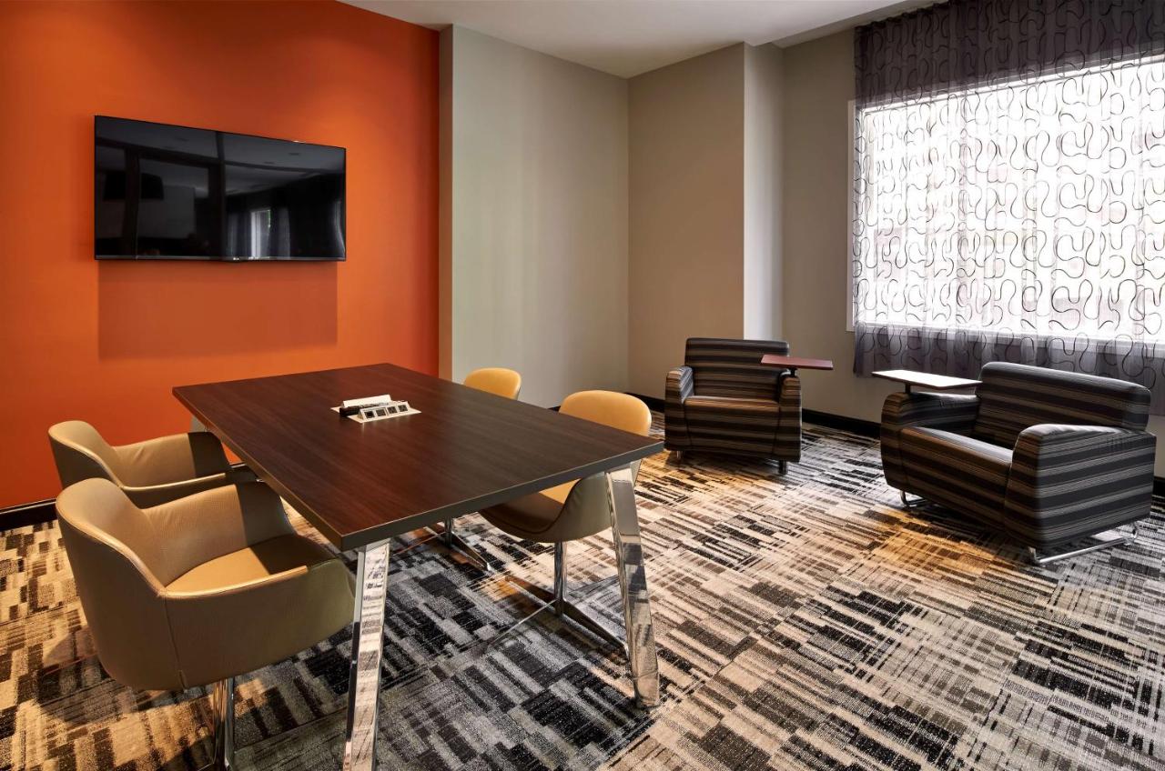 | Embassy Suites Washington D.C. - at the Chevy Chase Pavilion